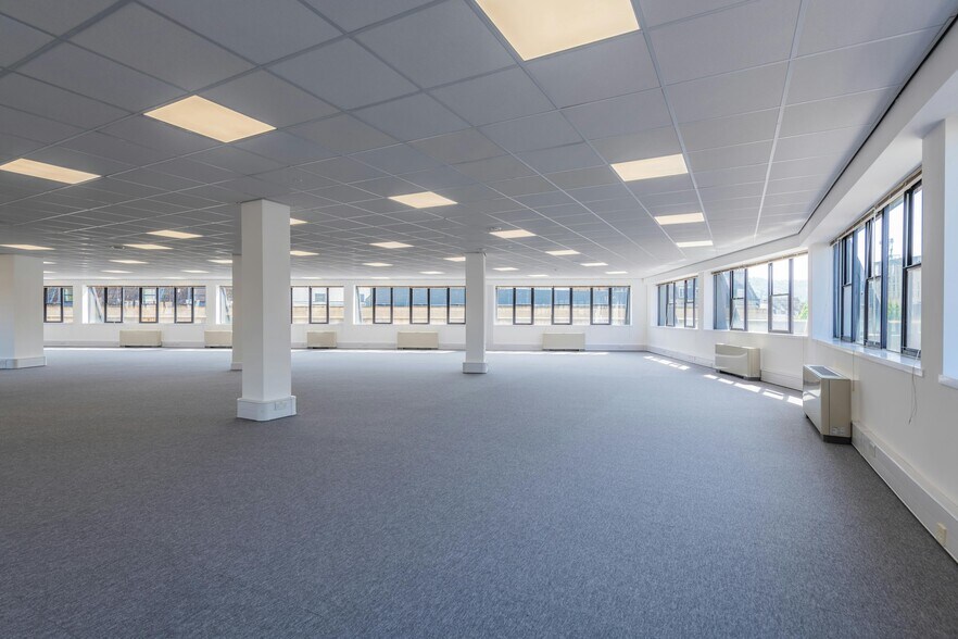 James St W, Bath à louer - Photo intérieure - Image 2 de 13