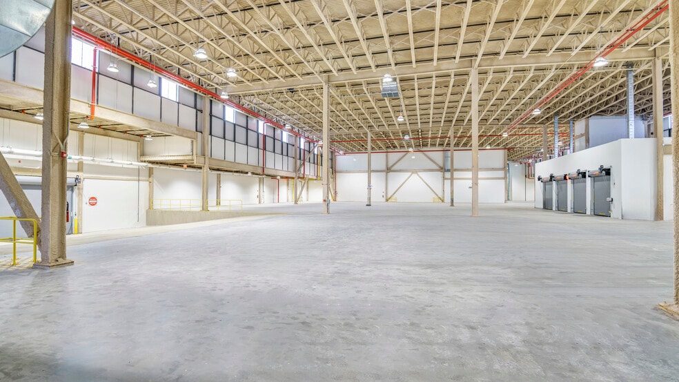 153-44 S Conduit Ave, Jamaica, NY for lease - Interior Photo - Image 3 of 10