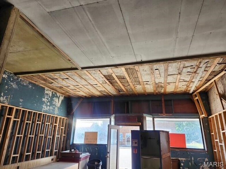 211 E Central Ave, Benld, IL à vendre - Photo du bâtiment - Image 3 de 7