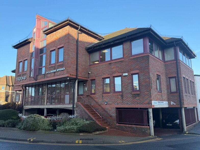 34-36 Railway Approach, Harrow for sale - Building Photo - Image 3 of 13