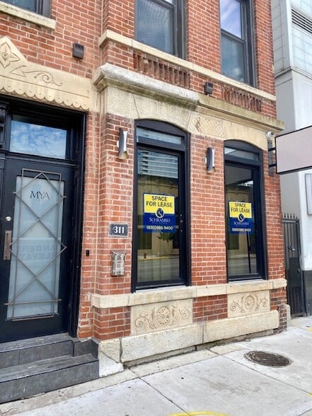 311 W Chicago Ave, Chicago, IL for lease - Building Photo - Image 3 of 3