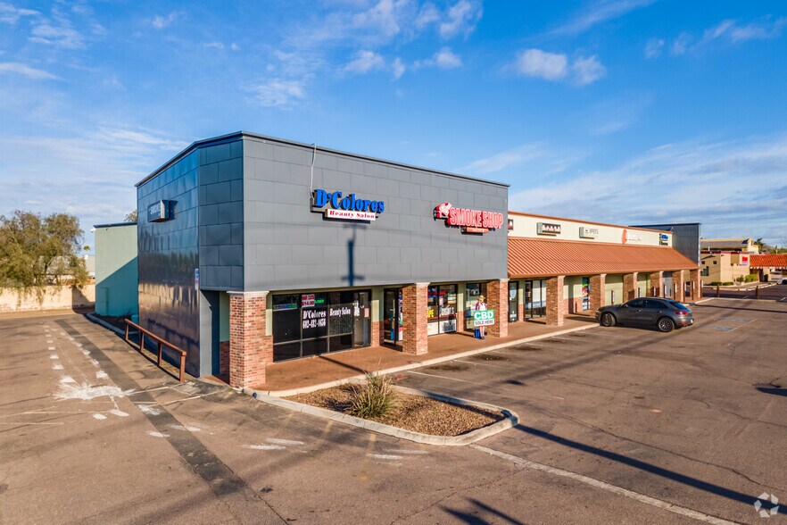 16026 N Cave Creek Rd, Phoenix, AZ à louer - Photo du bâtiment - Image 3 de 4