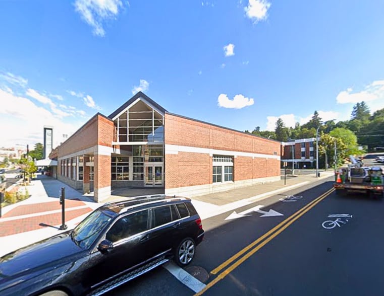 301 E Main St, Pullman, WA à louer - Photo du bâtiment - Image 3 de 8