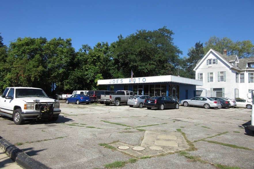 201 W Main St, Geneva, OH à vendre - Photo principale - Image 1 de 16