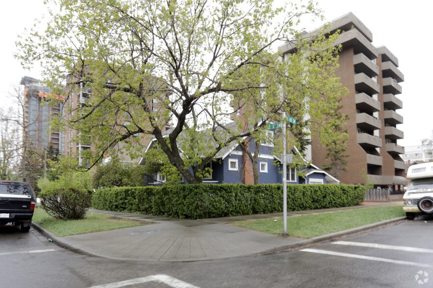 1403 12 St SW, Calgary, AB for sale - Building Photo - Image 1 of 1