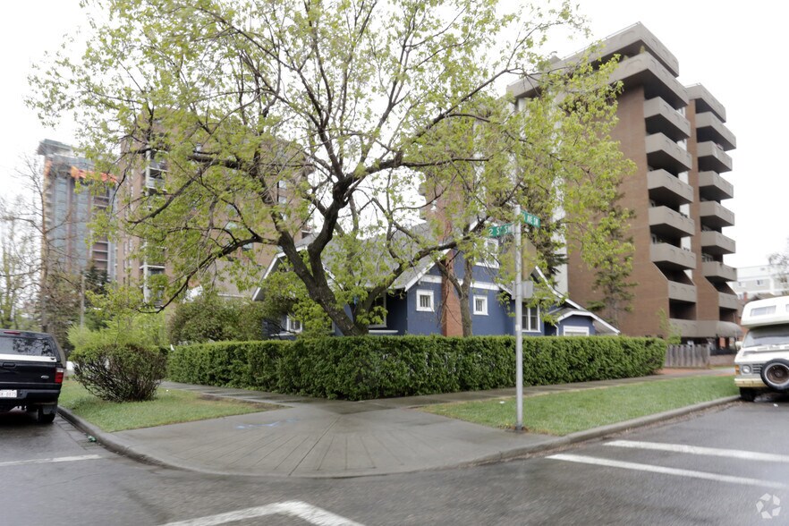 1403 12 St SW, Calgary, AB à vendre - Photo du bâtiment - Image 1 de 1