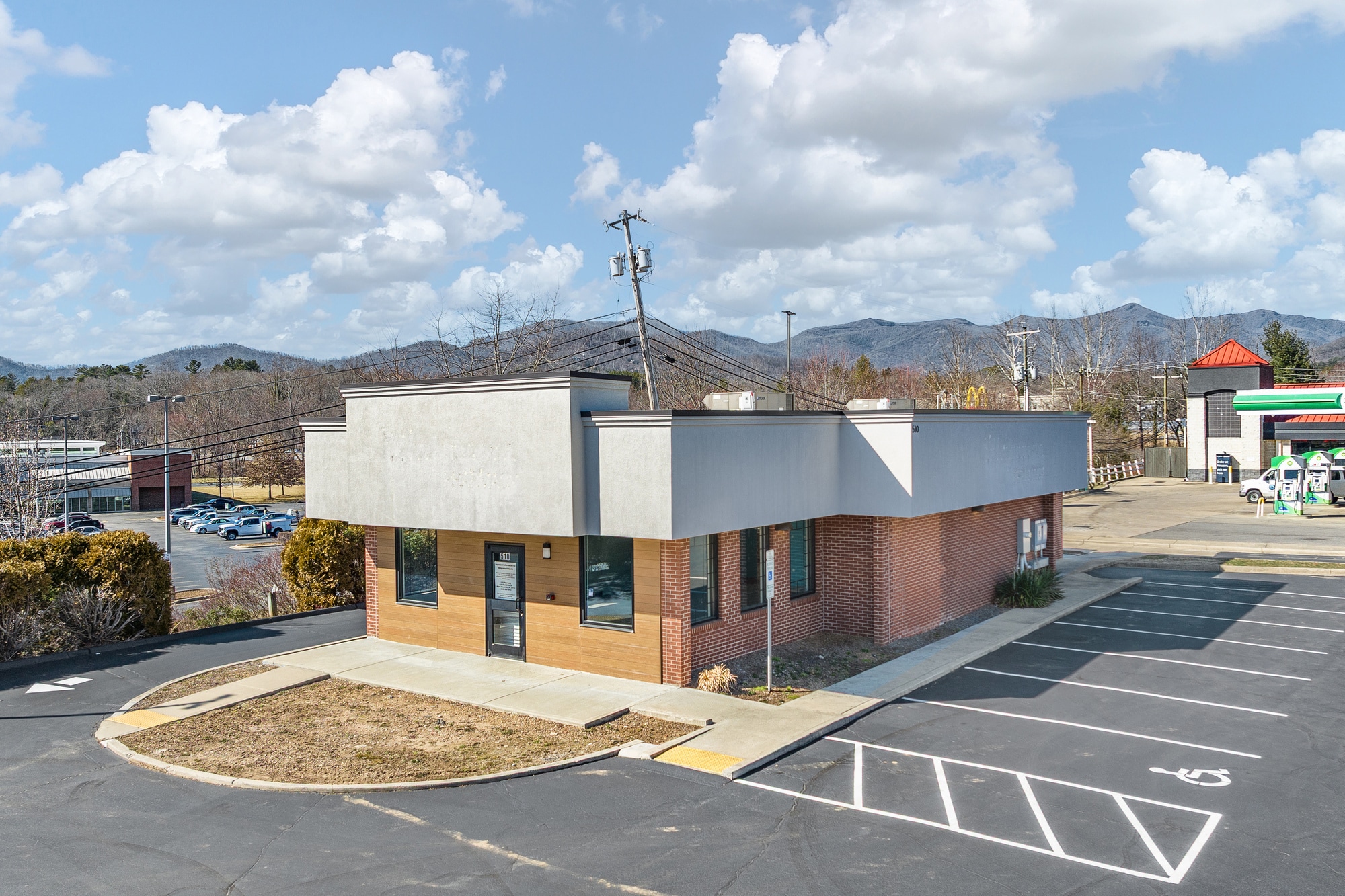510 NC Highway 9, Black Mountain, NC for lease Primary Photo- Image 1 of 12