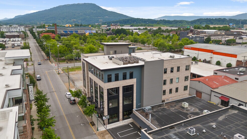 1413 Chestnut St, Chattanooga, TN à louer - Photo du bâtiment - Image 2 de 9