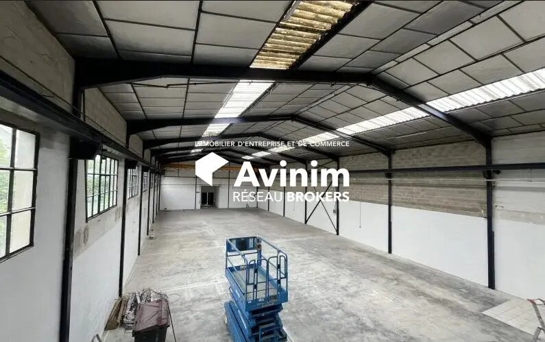Industrial in Morangis for lease - Interior Photo - Image 2 of 2