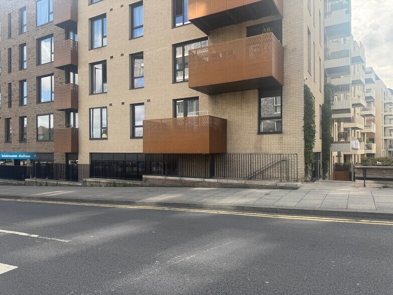 32 Penny Brookes Street, Londres à vendre - Photo du bâtiment - Image 3 de 20