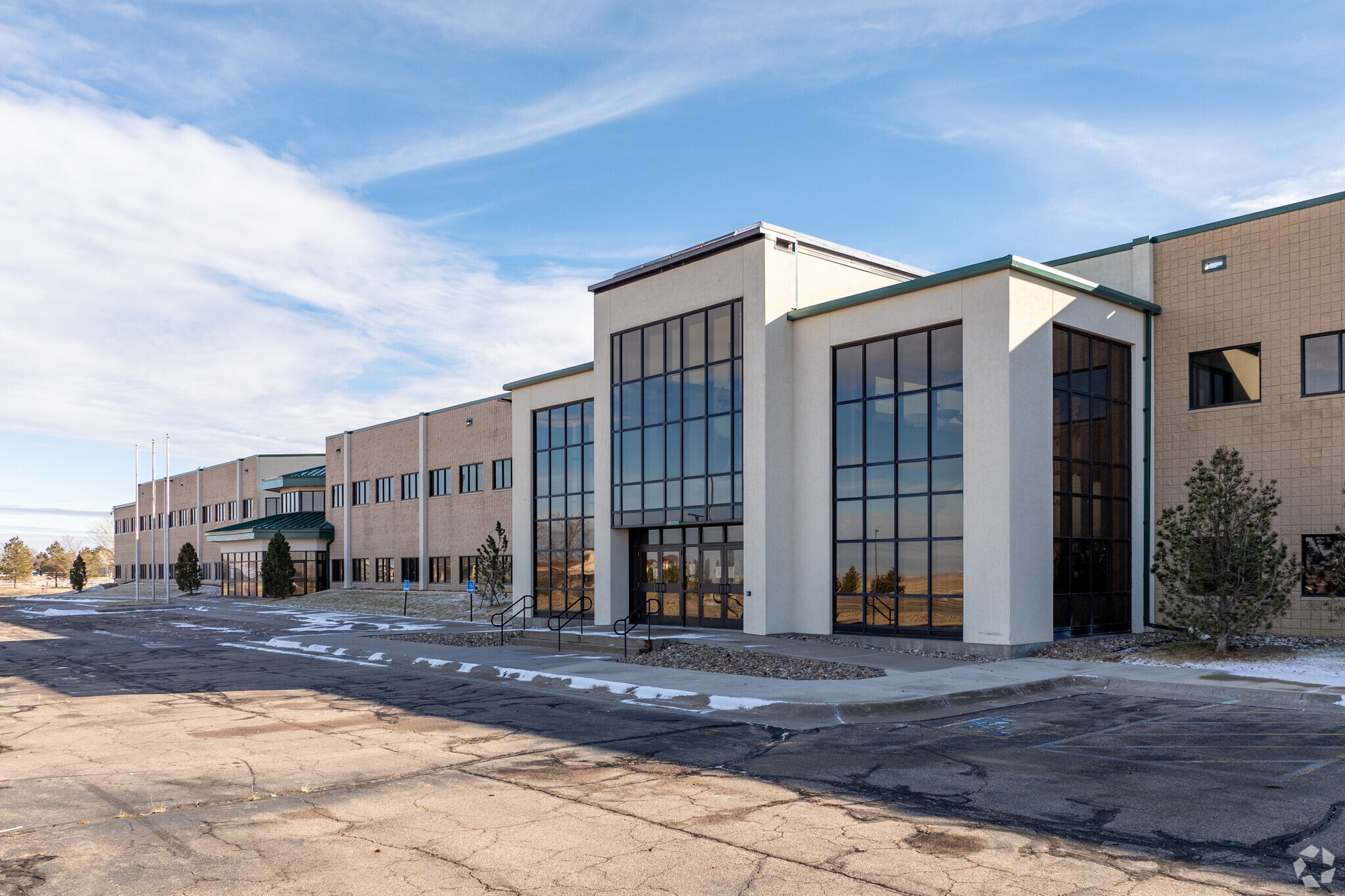 First Bid Meets Reserve | Vacant Corp HQ portfolio of 2 properties for sale on LoopNet.ca Building Photo- Image 1 of 30