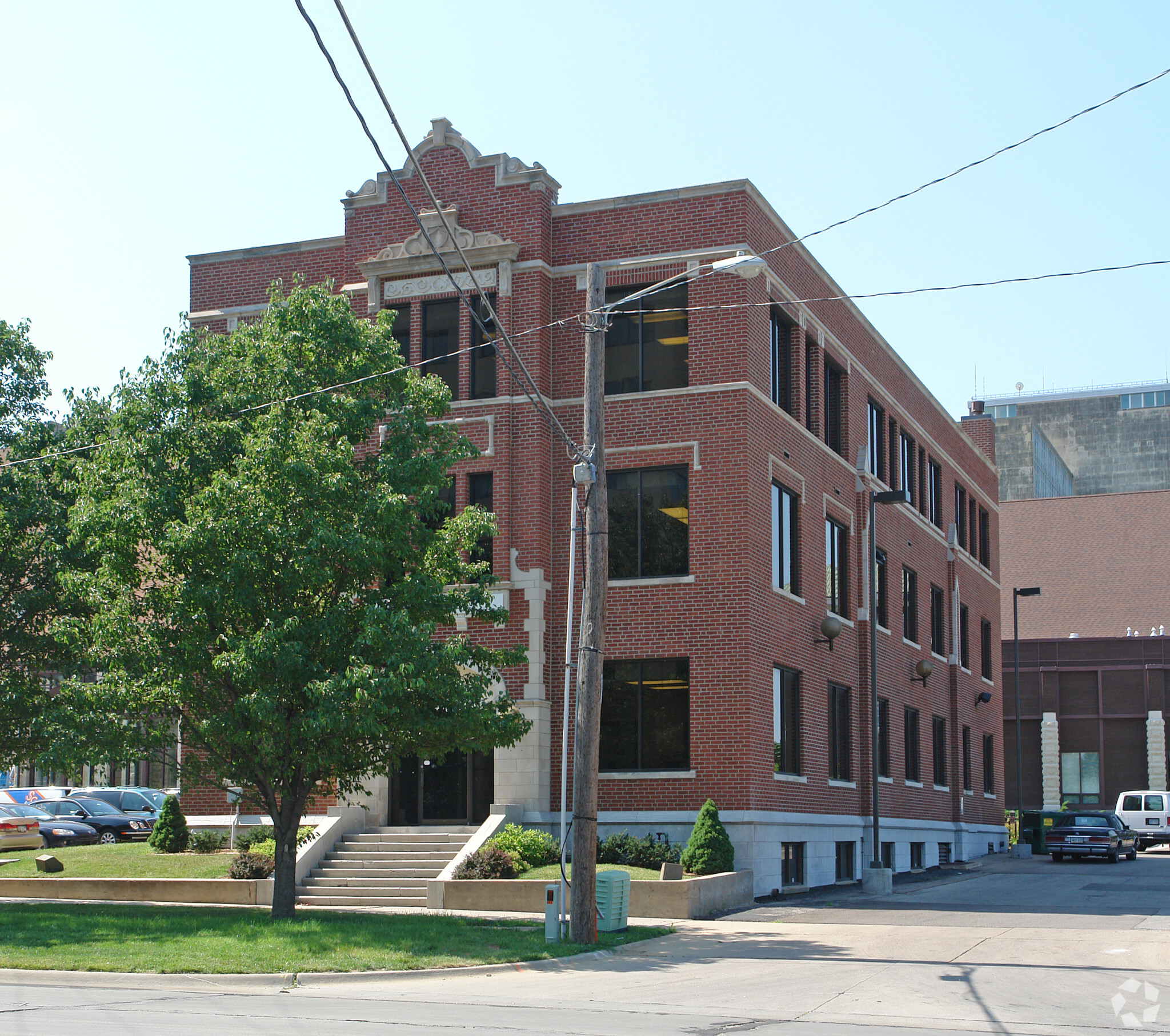 415 SW 8th St, Topeka, KS à louer Photo principale- Image 1 de 3