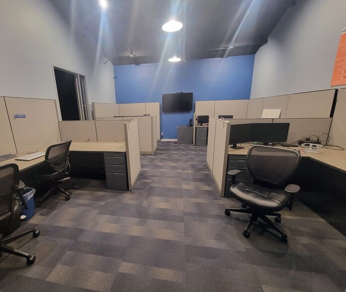 5642 N 2nd St, Loves Park, IL à vendre - Photo intérieure - Image 3 de 15