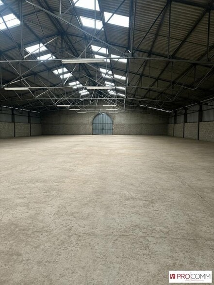 Industrial in Connaux for lease - Interior Photo - Image 1 of 3