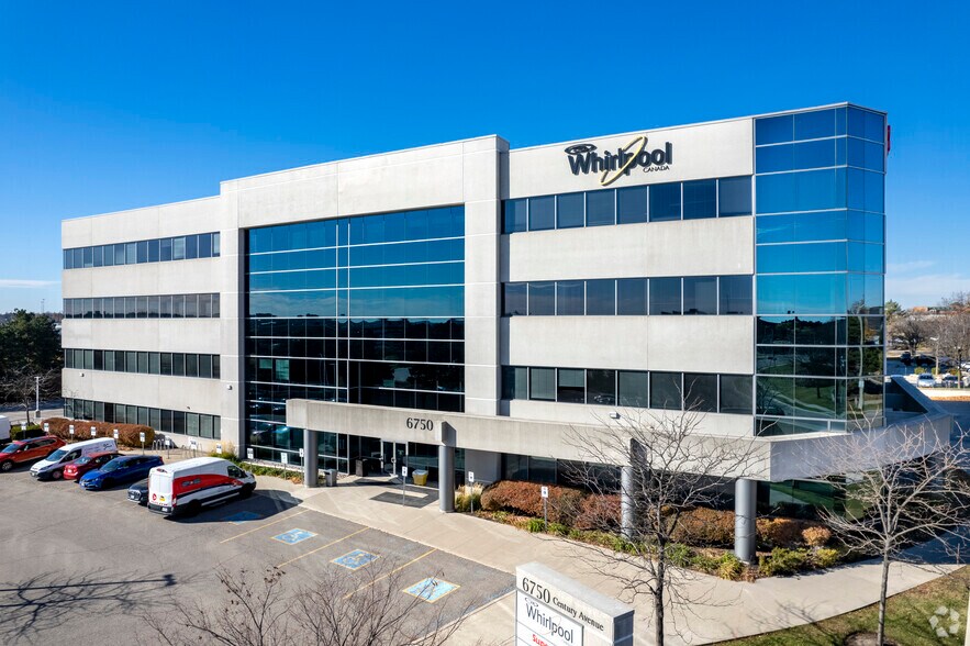 6750 Century Ave, Mississauga, ON à louer - Photo du bâtiment - Image 2 de 5