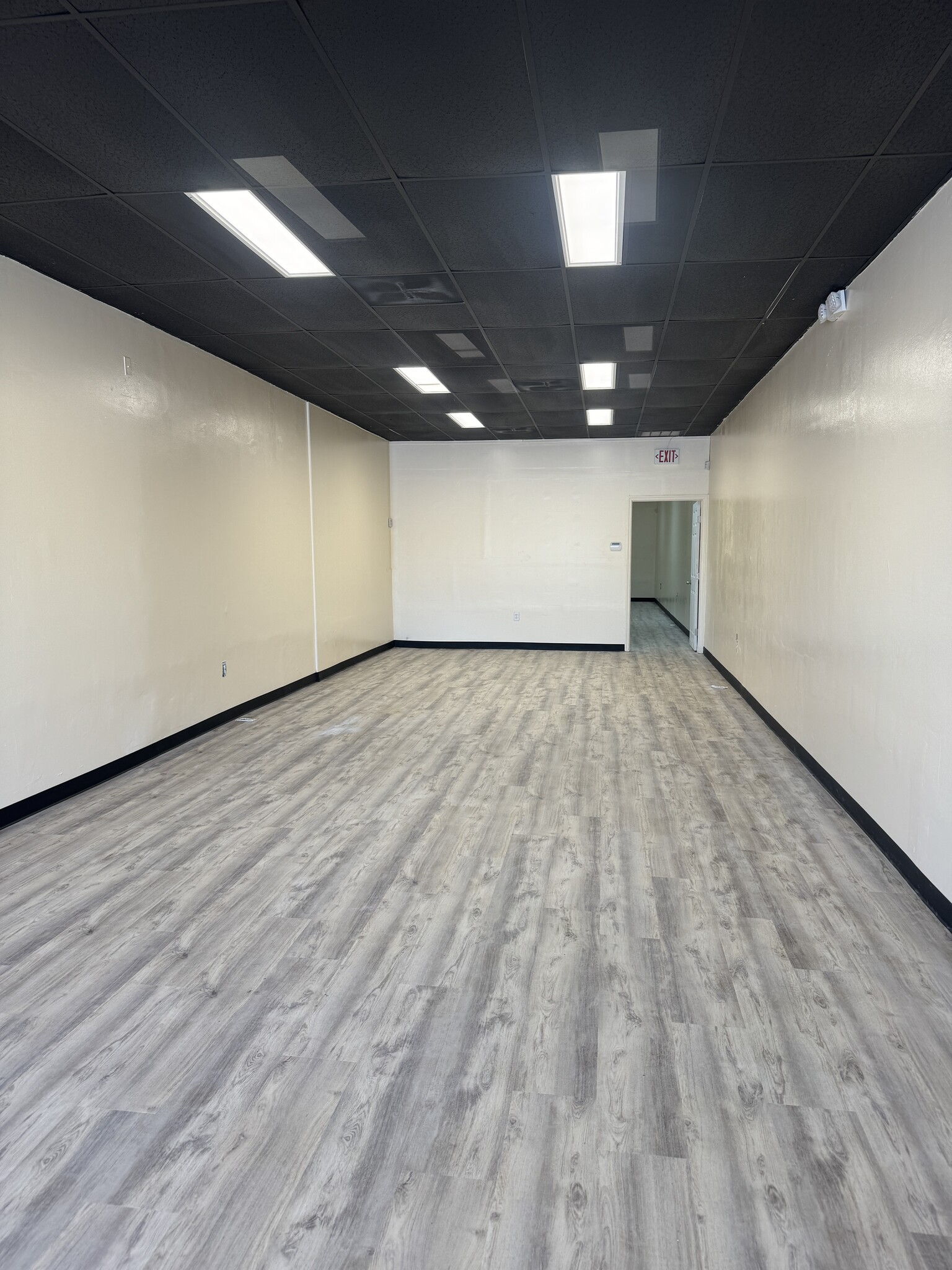 6604 US Highway 19 N, New Port Richey, FL for lease Interior Photo- Image 1 of 4