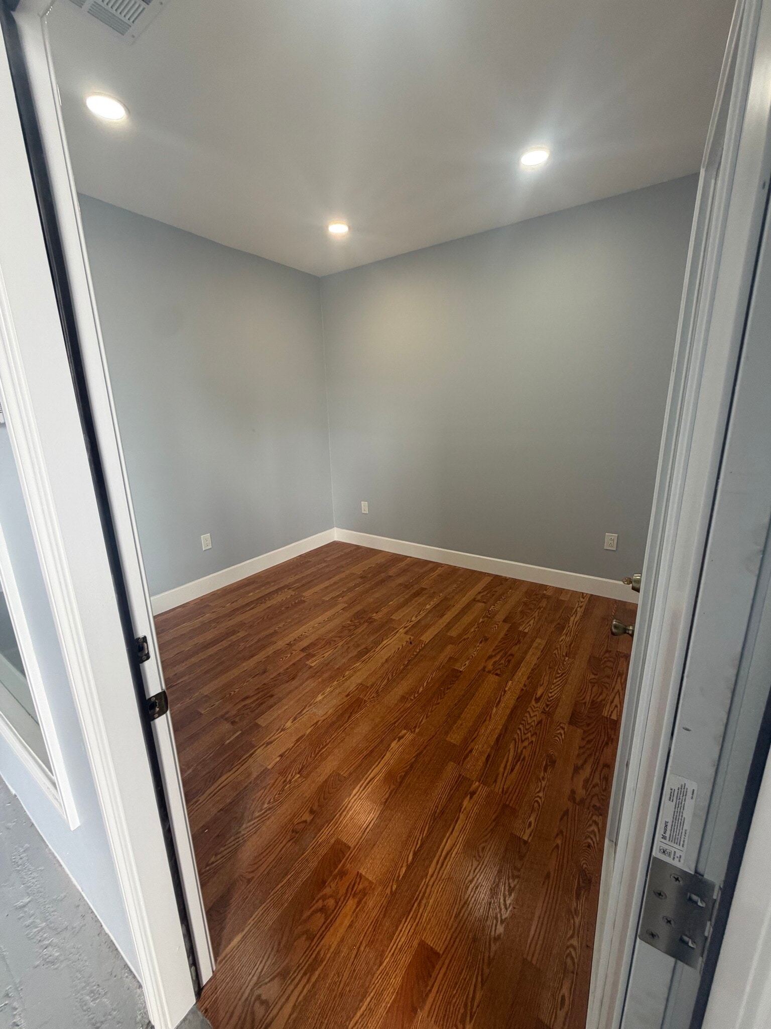5344-5356 Cahuenga Blvd, North Hollywood, CA for lease Interior Photo- Image 1 of 6