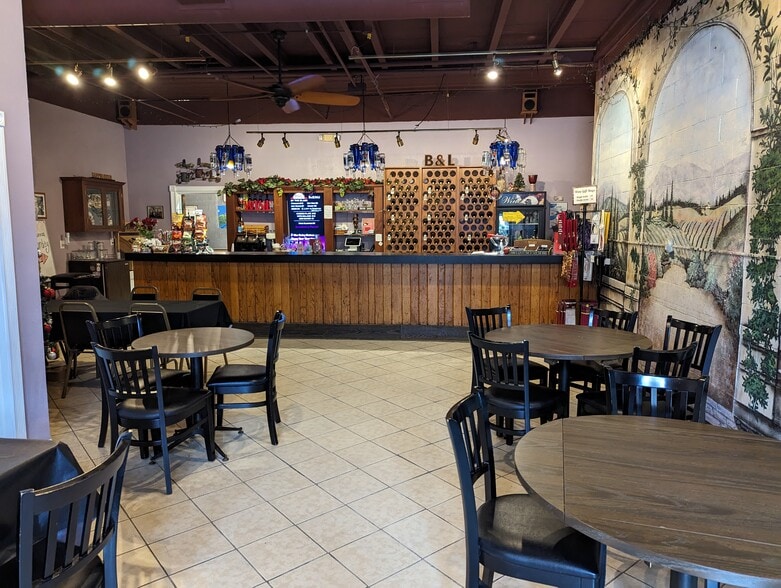 900 Broad St, Johnstown, PA for sale - Interior Photo - Image 2 of 8