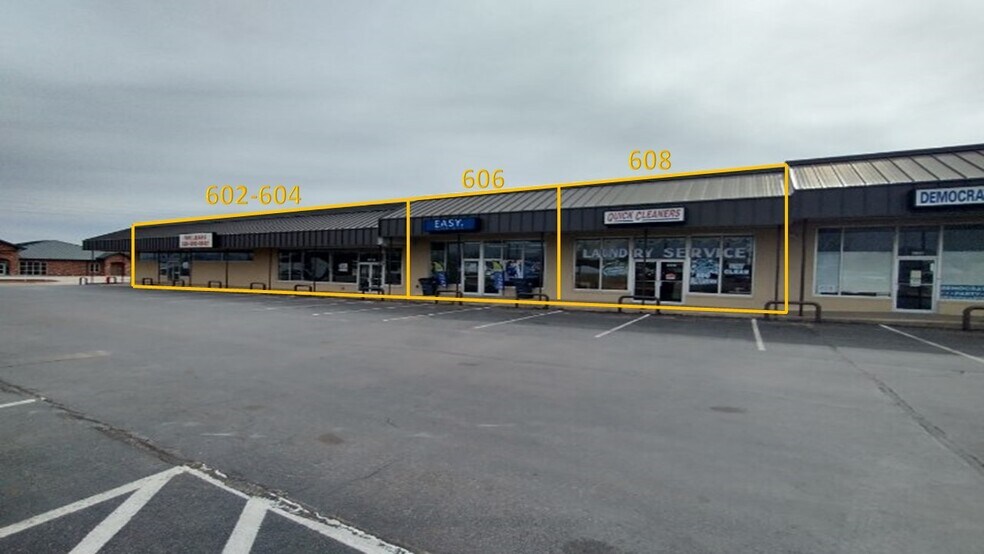 602-608 SW Lee Blvd, Lawton, OK à louer - Photo du bâtiment - Image 2 de 6