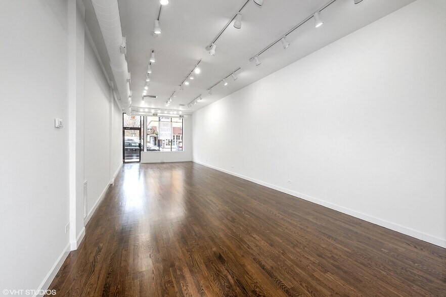 2460-2468 N Clark St, Chicago, IL à louer - Photo principale - Image 1 de 3
