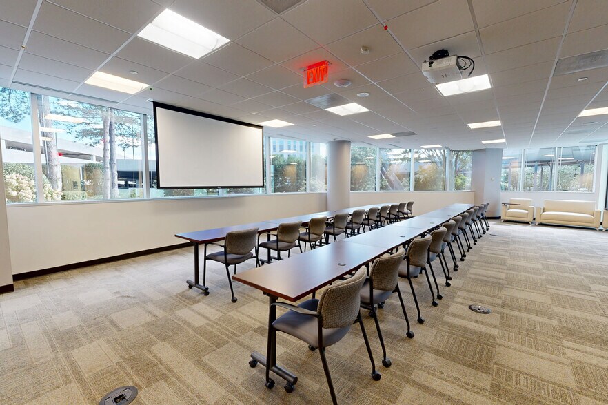 8609 Westwood Center Dr, Vienna, VA à louer - Numérisation 3D de Matterport - Image 2 de 23