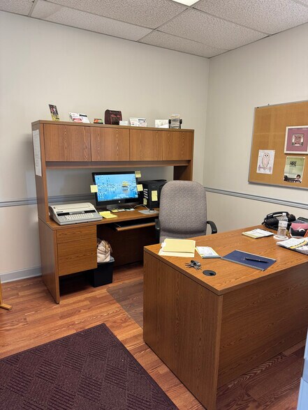 508 N Commerce Ave, Front Royal, VA à vendre - Photo intérieure - Image 2 de 35