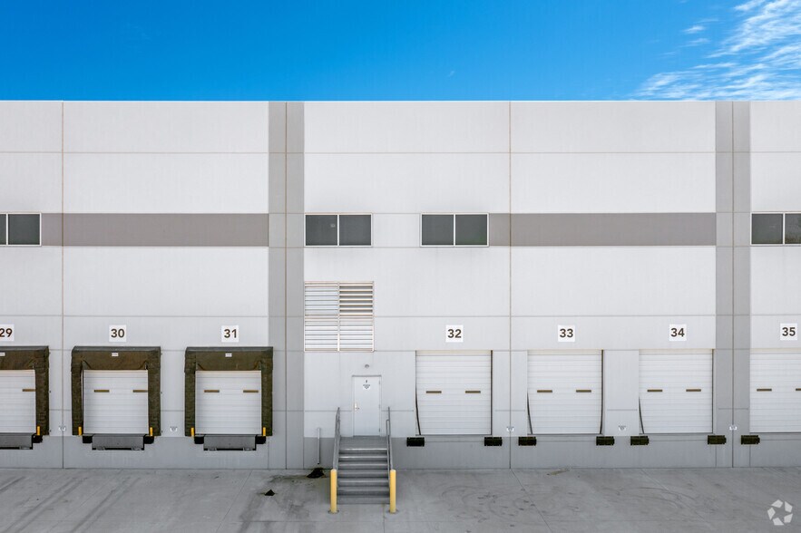 3955 Interstate 30, Grand Prairie, TX for lease - Building Photo - Image 3 of 7