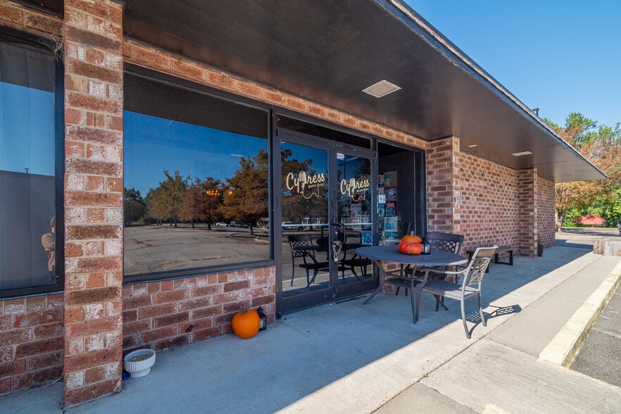 1 Village Park, Cheraw, SC à vendre - Photo du bâtiment - Image 1 de 38