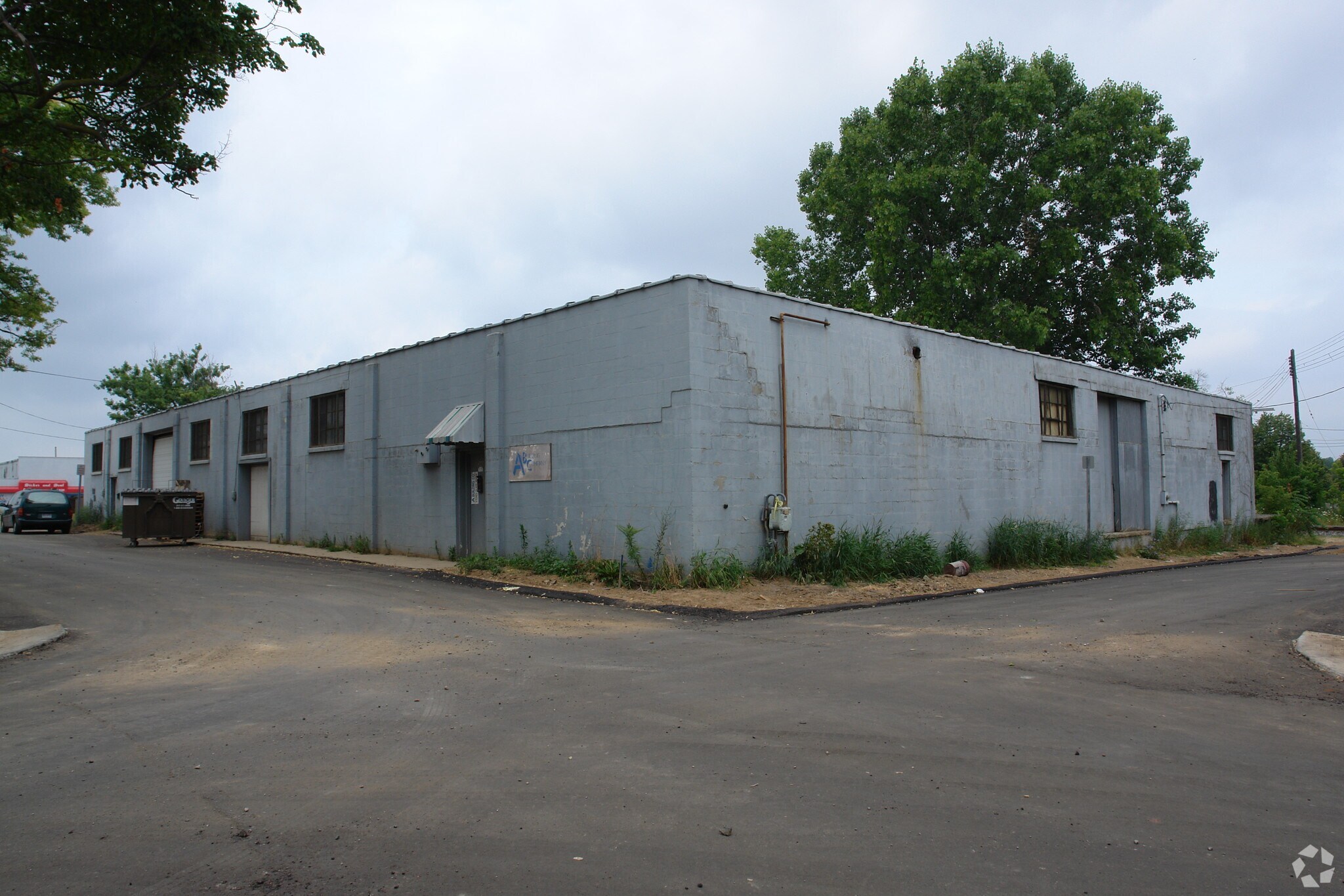 300 Hill St, Lansing, MI for lease Primary Photo- Image 1 of 3