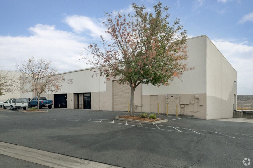 1275 Triangle Ct, West Sacramento, CA for lease - Primary Photo - Image 1 of 7
