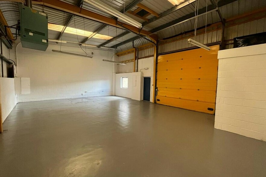 Threave Ct, Carluke for lease - Interior Photo - Image 3 of 4