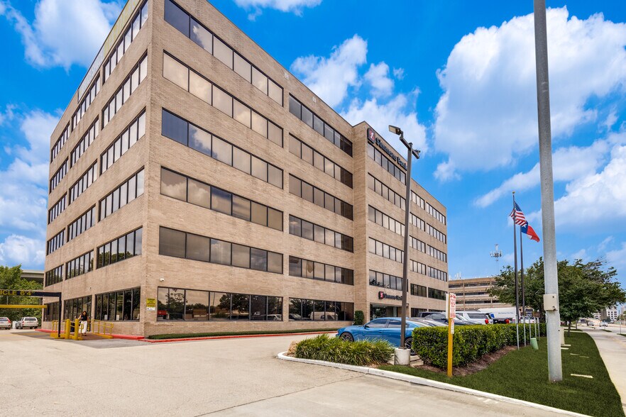 720 N Post Oak Rd, Houston, TX à louer - Photo du bâtiment - Image 1 de 8