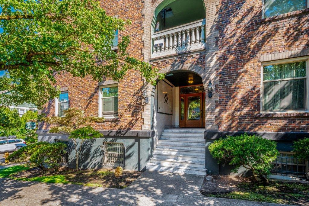 1052 E Thomas St, Seattle, WA à vendre Photo du bâtiment- Image 1 de 29