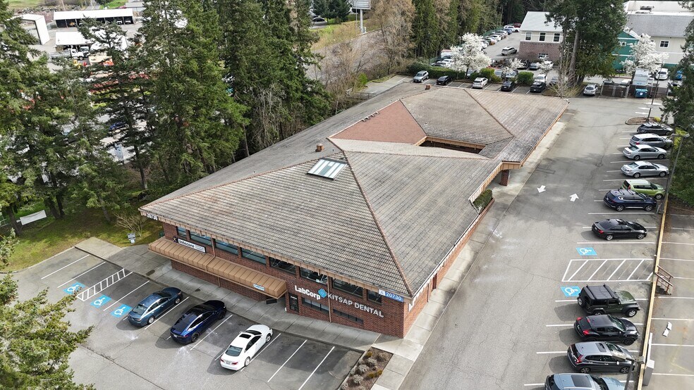 20730 Bond Rd, Poulsbo, WA à vendre - Photo du bâtiment - Image 2 de 2
