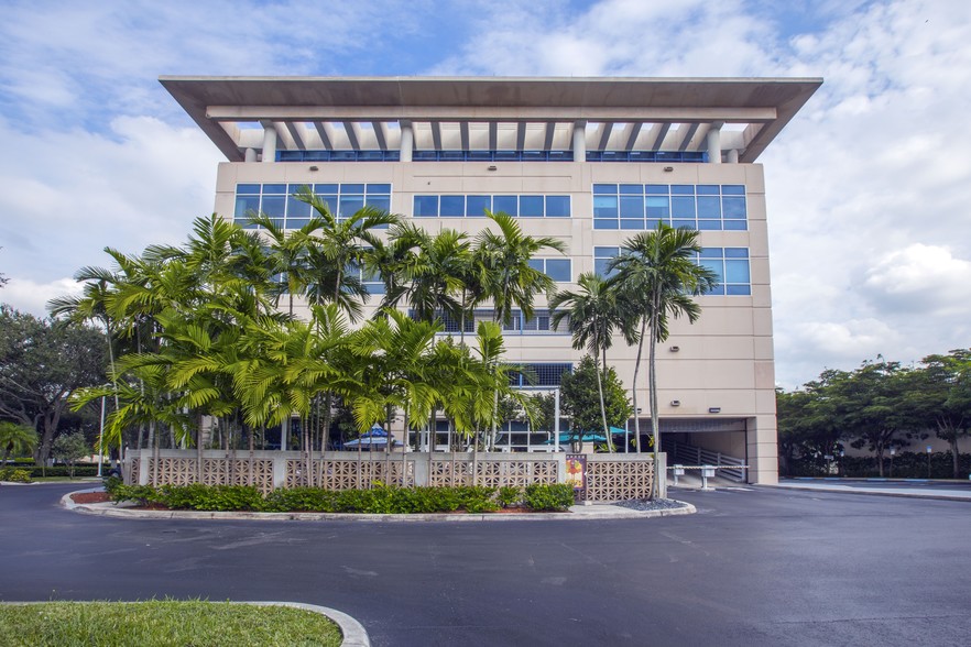 3105 NW 107th Ave, Doral, FL for lease - Building Photo - Image 1 of 14