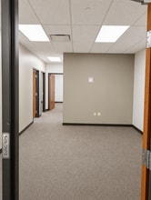 300 Chapel Harbor Dr, Pittsburgh, PA à louer Photo intérieure- Image 1 de 12