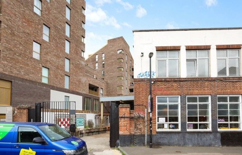 3-9 Creekside, London for lease Primary Photo- Image 1 of 16