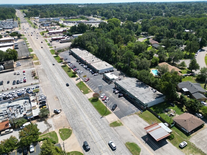 2400-2500 Fifth St, Tyler, TX à louer - Photo du bâtiment - Image 2 de 10