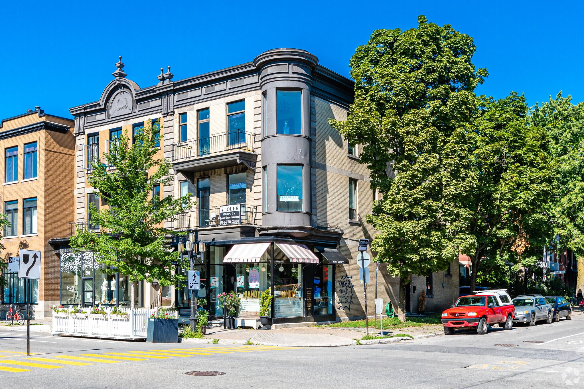 201-203 Av Laurier O, Montréal, QC for sale Primary Photo- Image 1 of 1