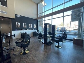 4747 Pioneers Blvd, Lincoln, NE à louer Photo intérieure- Image 2 de 2