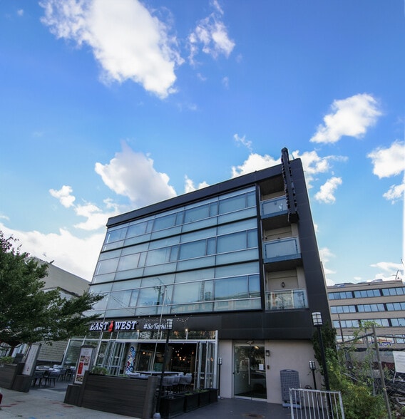 4619 41st St NW, Washington, DC à vendre - Photo du bâtiment - Image 2 de 9