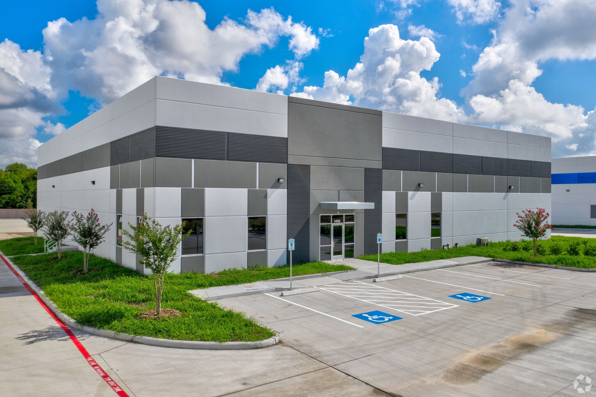 14925 E Hampton Cir, Houston, TX for sale Primary Photo- Image 1 of 8