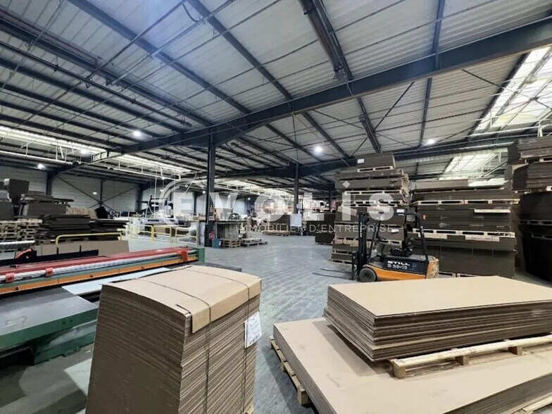 Bureau dans Dagneux à louer - Photo du bâtiment - Image 2 de 17