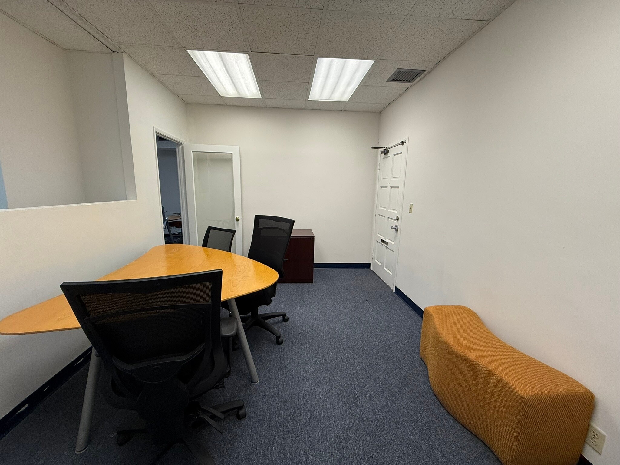 200-230 Miracle Mile, Coral Gables, FL for lease Interior Photo- Image 1 of 4