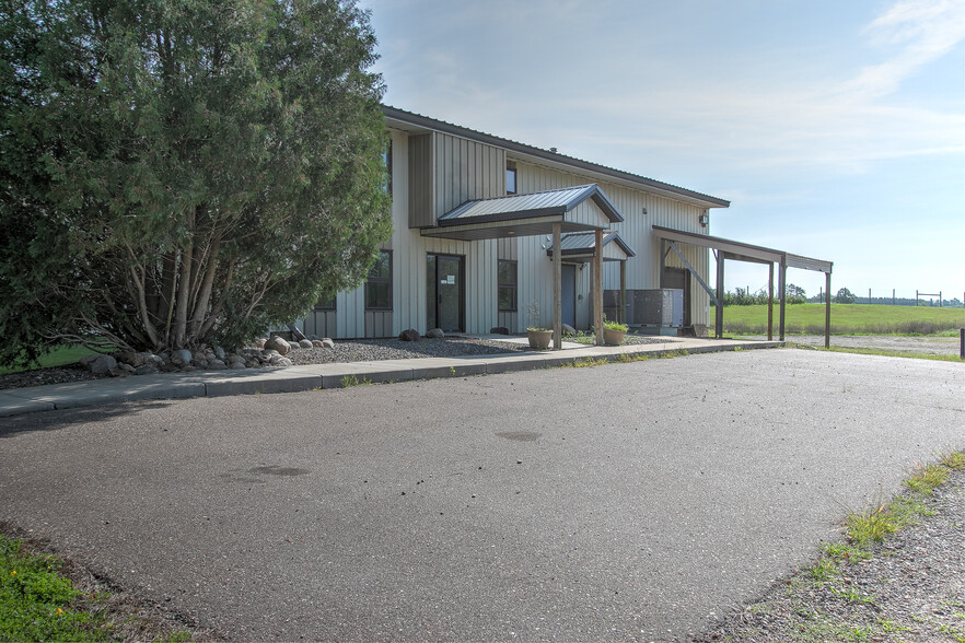 1525 Industrial Park Blvd, Mora, MN à vendre - Photo principale - Image 1 de 38