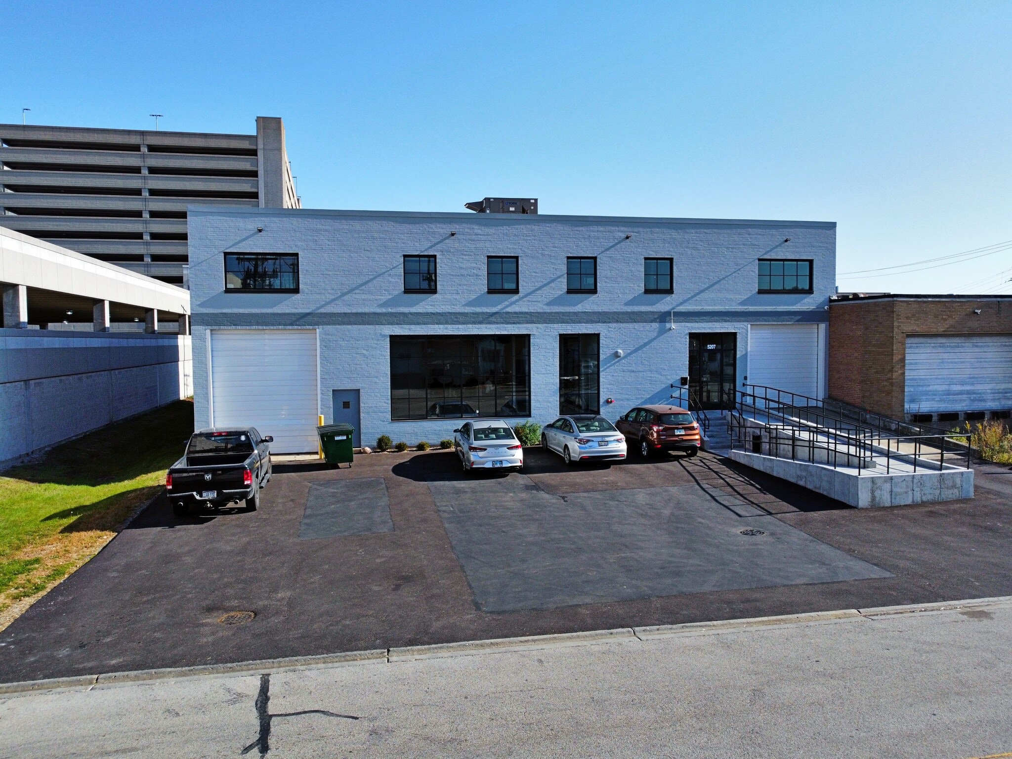 5207 N Rose St, Chicago, IL for lease Building Photo- Image 1 of 2