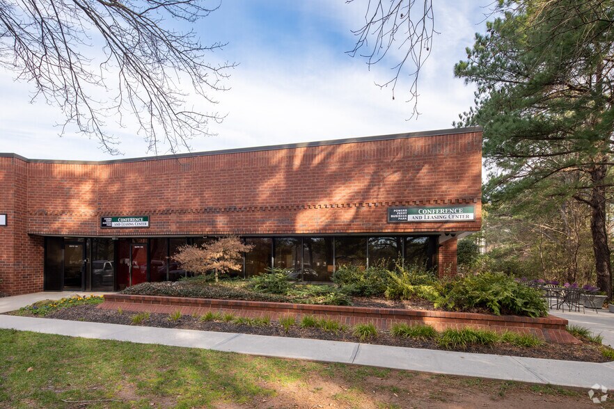 2030 Powers Ferry Rd SE, Atlanta, GA à louer - Photo du bâtiment - Image 3 de 10