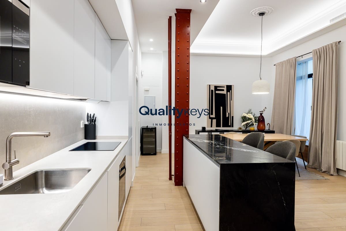 Madrid, MAD 28010 - Unit 01 -  - Interior Photo - Image 1 of 8