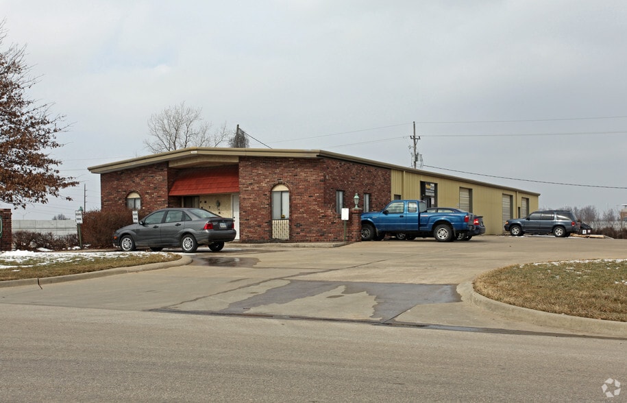 1500 E Spruce St, Olathe, KS for sale - Building Photo - Image 2 of 4