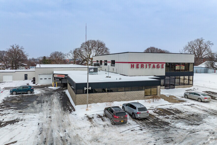 900 W Genesee St, Syracuse, NY à louer - Photo du bâtiment - Image 3 de 4